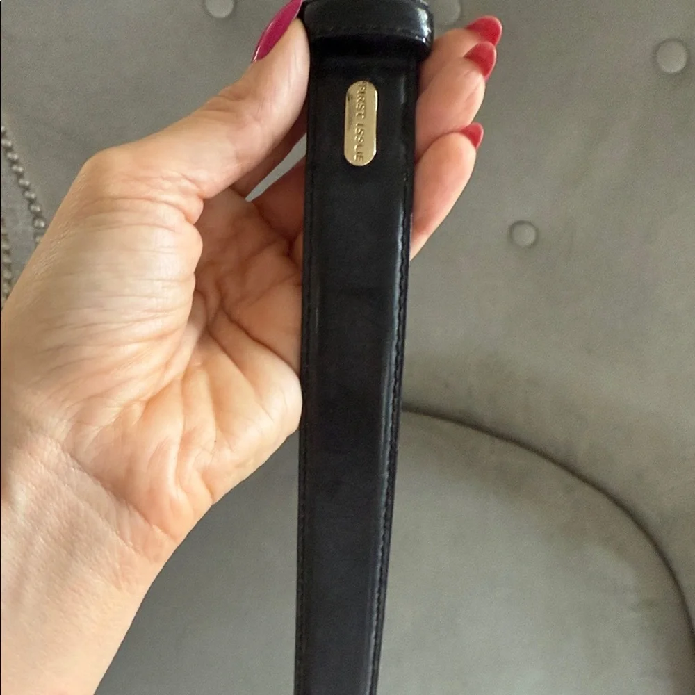 First Issue chic black